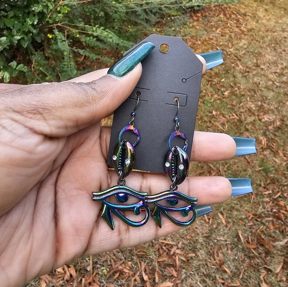 Egyptian Earrings - Picture 1 of 2